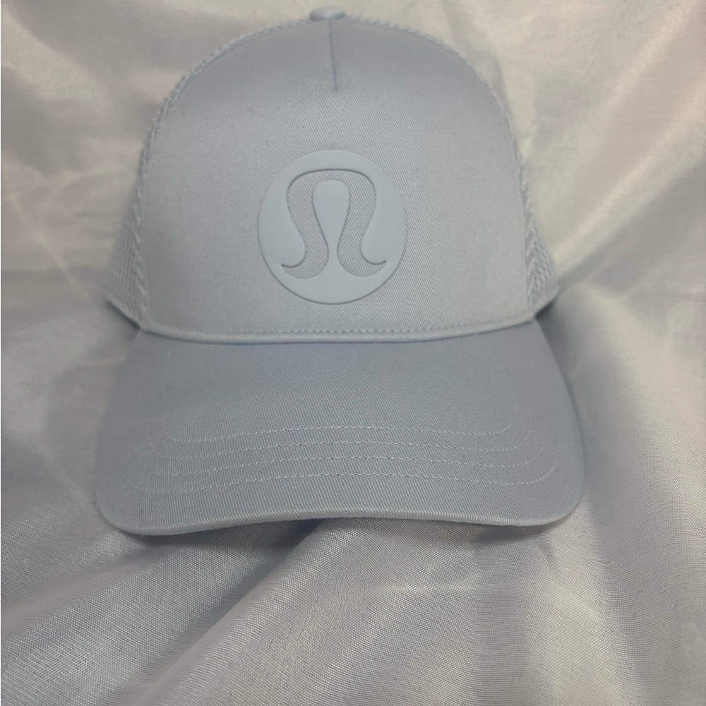 Lululemon starch blue trucker hat